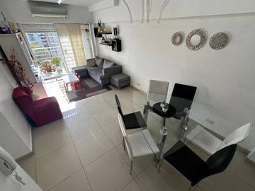 VENTA - 3 AMBIENTES CON BALCÓN - COCHERA - CABALLITO