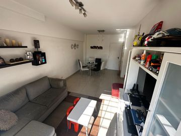 VENTA - 3 AMBIENTES CON BALCÓN - COCHERA - CABALLITO