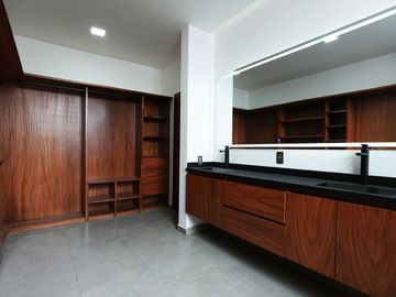 CASA EN PARQUES VALLARTA  COTO ACACIA NUEVA CON ROOF GARDEN Y CUATRO RECAMARAS