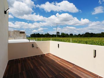 CASA EN PARQUES VALLARTA  COTO ACACIA NUEVA CON ROOF GARDEN Y CUATRO RECAMARAS