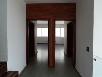 CASA EN PARQUES VALLARTA  COTO ACACIA NUEVA CON ROOF GARDEN Y CUATRO RECAMARAS