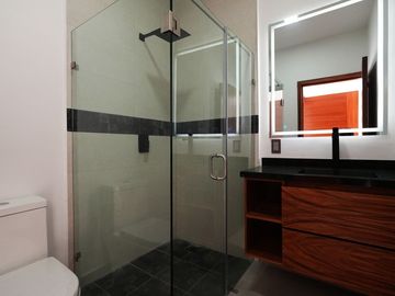 CASA EN PARQUES VALLARTA  COTO ACACIA NUEVA CON ROOF GARDEN Y CUATRO RECAMARAS