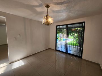 VENTA DE CASA EN VISTA HERMOSA