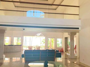 RESIDENCIA EN POKTAPOK FRENTE LAGUNA PARA REMODELAR