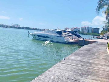 RESIDENCIA EN POKTAPOK FRENTE LAGUNA PARA REMODELAR