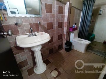 Casa en venta ubicada en calle  Mártires de Chicago, Col. Primero de Mayo ,  en Coatzacoalcos Veracruz.