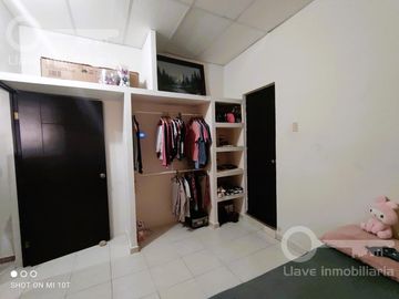 Casa en venta ubicada en calle  Mártires de Chicago, Col. Primero de Mayo ,  en Coatzacoalcos Veracruz.