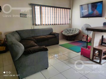 Casa en venta ubicada en calle  Mártires de Chicago, Col. Primero de Mayo ,  en Coatzacoalcos Veracruz.
