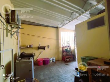 Casa en venta ubicada en calle  Mártires de Chicago, Col. Primero de Mayo ,  en Coatzacoalcos Veracruz.