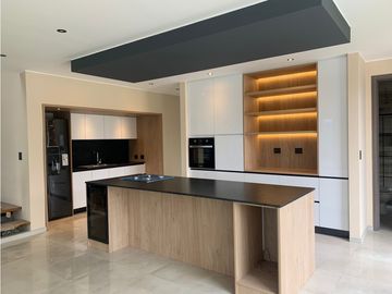 SE VENDE CASA EN COUNTRY CARLOS PAZ GOLF
