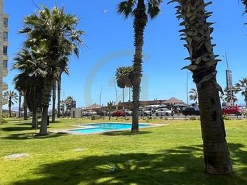 Se vende departamento frente al mar