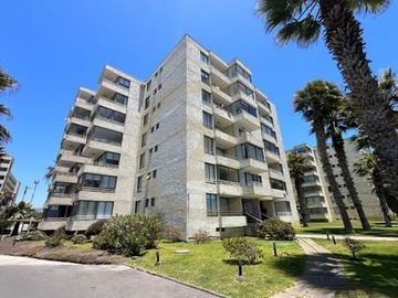 Se vende departamento frente al mar