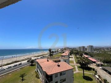 Se vende departamento frente al mar