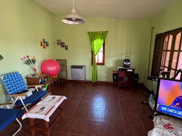 Excelente Casa De 3 Amb. Con Gran Parque **apto Crédito** Lote 44x1500. Los Quebrachos s/n. Cosquín