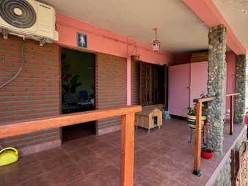 Excelente Casa De 3 Amb. Con Gran Parque **apto Crédito** Lote 44x1500. Los Quebrachos s/n. Cosquín