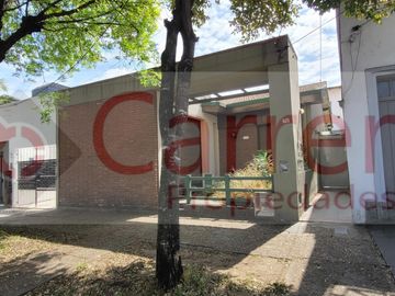 PH 3 amb PRIMER PISO A RECICLAR en San Andres Barrio Parque