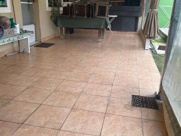 Amplio Chalet de 4 Amb con Parque