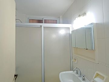 2 Ambientes en Las Cañitas Boulevard Olleros 40 m² Baño y Cocina Completos