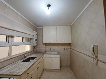2 Ambientes en Las Cañitas Boulevard Olleros 40 m² Baño y Cocina Completos