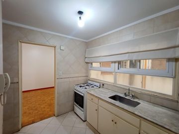 2 Ambientes en Las Cañitas Boulevard Olleros 40 m² Baño y Cocina Completos