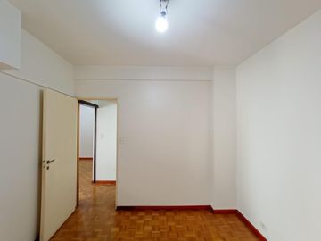 2 Ambientes en Las Cañitas Boulevard Olleros 40 m² Baño y Cocina Completos