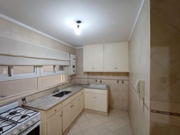 2 Ambientes en Las Cañitas Boulevard Olleros 40 m² Baño y Cocina Completos