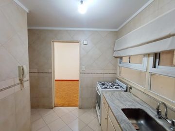 2 Ambientes en Las Cañitas Boulevard Olleros 40 m² Baño y Cocina Completos