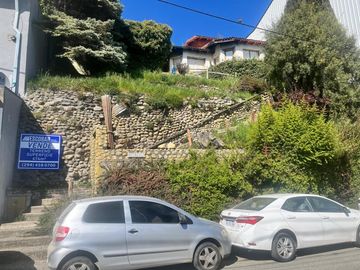 Terreno con casa a renovar - Ideal inversión para edificio- Oportunidad de Inversión