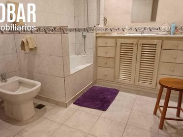 Terreno con casa a renovar - Ideal inversión para edificio- Oportunidad de Inversión