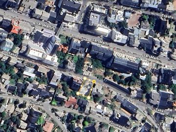 Terreno con casa a renovar - Ideal inversión para edificio- Oportunidad de Inversión