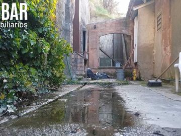 Terreno con casa a renovar - Ideal inversión para edificio- Oportunidad de Inversión