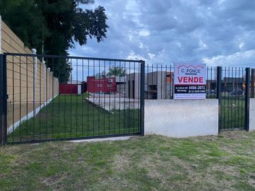 Casa con pileta sobre Ruta 3, Barrio Santa Anita  Cañuelas