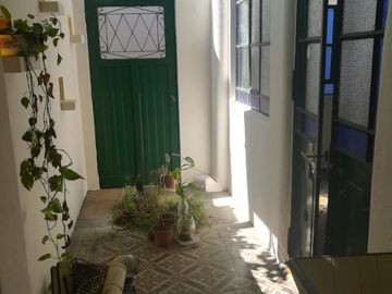 Casa 5 Ambientes con cochera, mas departamento 3 Ambientes y fondo