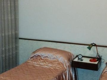 Casa 5 Ambientes con cochera, mas departamento 3 Ambientes y fondo