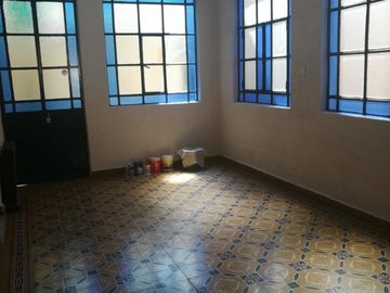 Casa 5 Ambientes con cochera, mas departamento 3 Ambientes y fondo