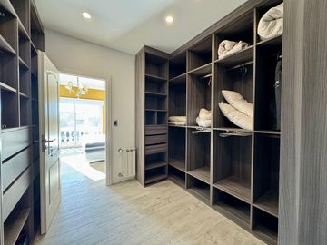 Exclusivo Chalet en Country Club La Concepción en Luján.