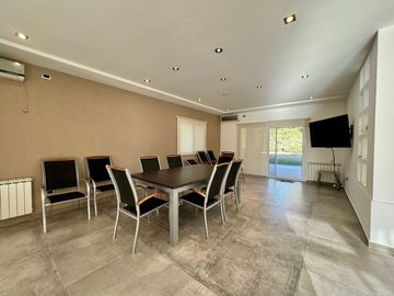 Exclusivo Chalet en Country Club La Concepción en Luján.