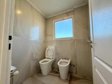 Exclusivo Chalet en Country Club La Concepción en Luján.