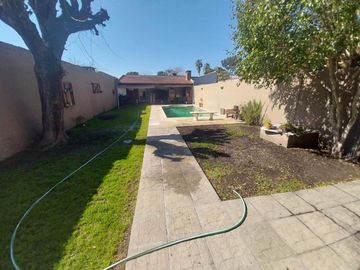 Casa Chalet 4 Ambientes EN VENTA, Soriano 1500, Ituzaingó Norte