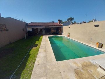 Casa Chalet 4 Ambientes EN VENTA, Soriano 1500, Ituzaingó Norte