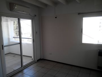 DEPTO 2 AMB. TIPO LOFT. TODO INCLUIDO EN EL VALOR. EXPENSAS. ABL Y AGUA , COMPLEJO CON PISICINA Y PARRILLA. TIGRE . LINIERS 483