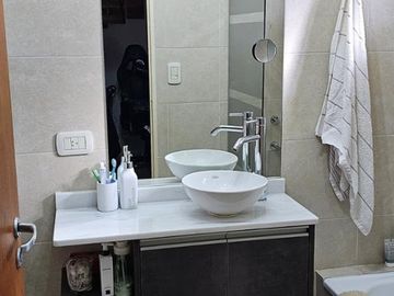 DEPARTAMENTO DOS AMBIENTES AMBIENTES EN PLANTA BAJA EN CASTELAR NORTE