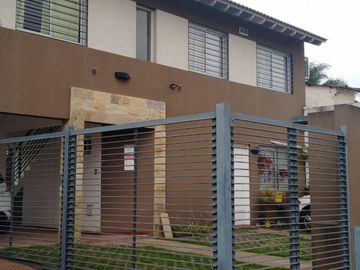 DEPARTAMENTO DOS AMBIENTES AMBIENTES EN PLANTA BAJA EN CASTELAR NORTE