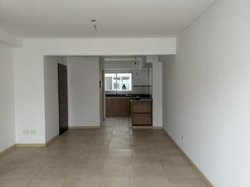 DEPARTAMENTO AL FTE. A ESTRENAR 4 AMB. 2 BAÑOS 2 COCH. CUB.