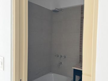 DEPARTAMENTO AL FTE. A ESTRENAR 4 AMB. 2 BAÑOS 2 COCH. CUB.