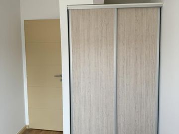 DEPARTAMENTO AL FTE. A ESTRENAR 4 AMB. 2 BAÑOS 2 COCH. CUB.
