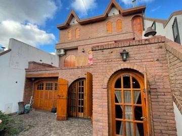 Hermoso Chalet en Lomas de Zamora.