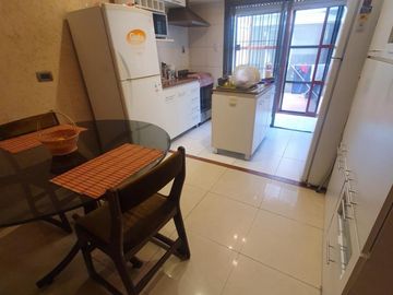 Dúplex 4 ambientes con cochera y patio - Homero y Alberdi. APTO CRÉDITO