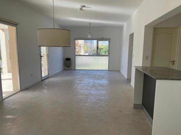 Venta de casa en La Horqueta de Echeverria- Canning