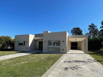 Venta de casa en La Horqueta de Echeverria- Canning